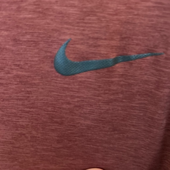 Nike Dri Fit Large Breathe Lightweight
Athletic T Shirt Maroon Red, Men's - Picture 4 of 8